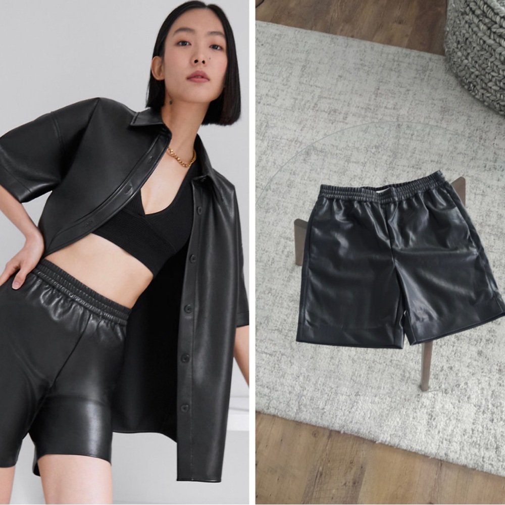 Aritzia Babaton Smith Black Vegan Leather new Casual grunge Shorts Sz 4